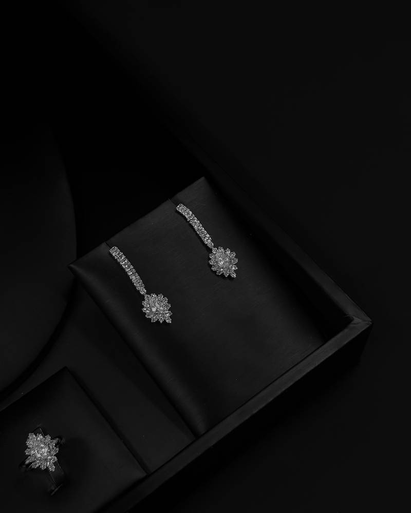 Accessory set studded with delicate sparkling stones