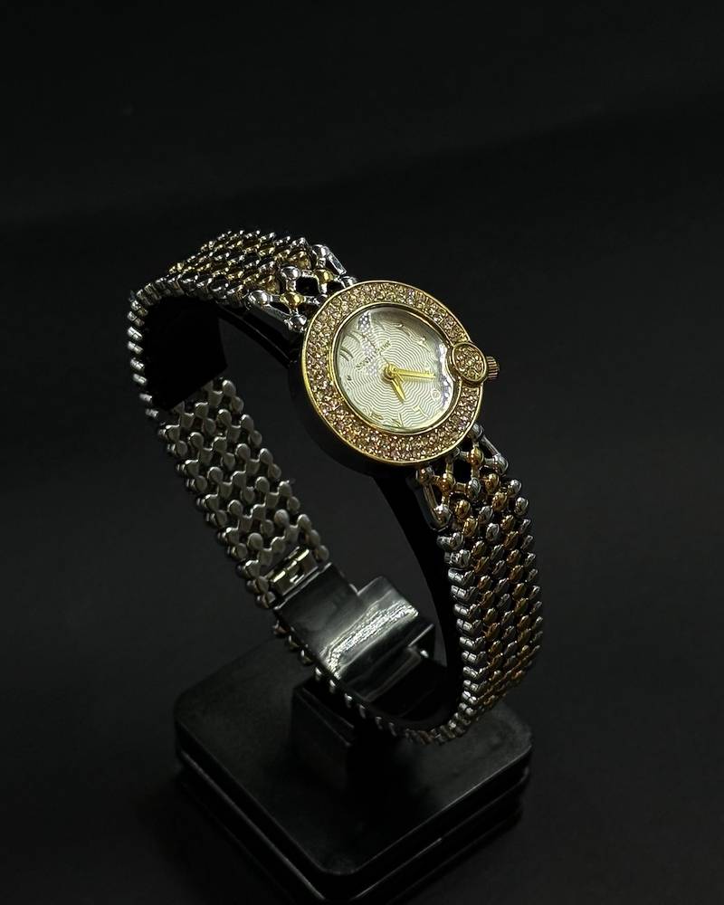 Women's watch with an elegant metal bracelet
