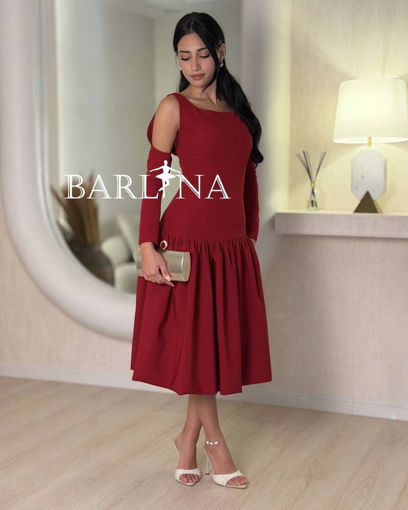 Soft red midi dress with pleats