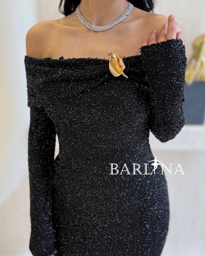Off-shoulder dress embroidered with beads