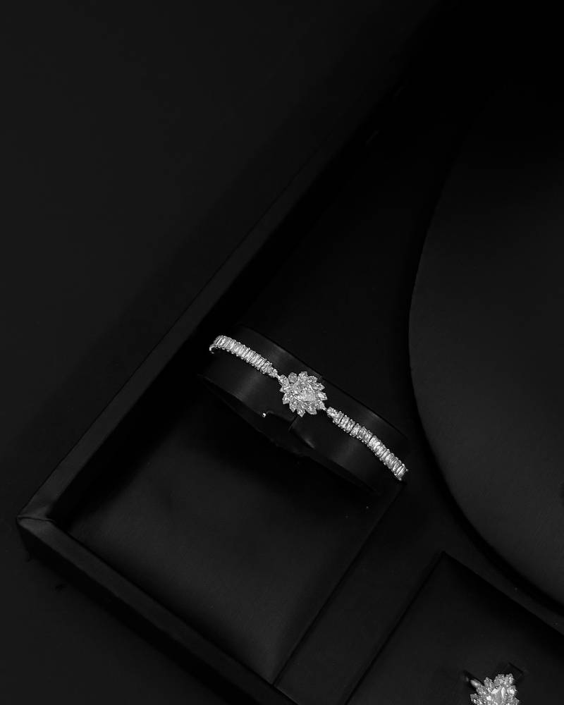 Accessory set studded with delicate sparkling stones