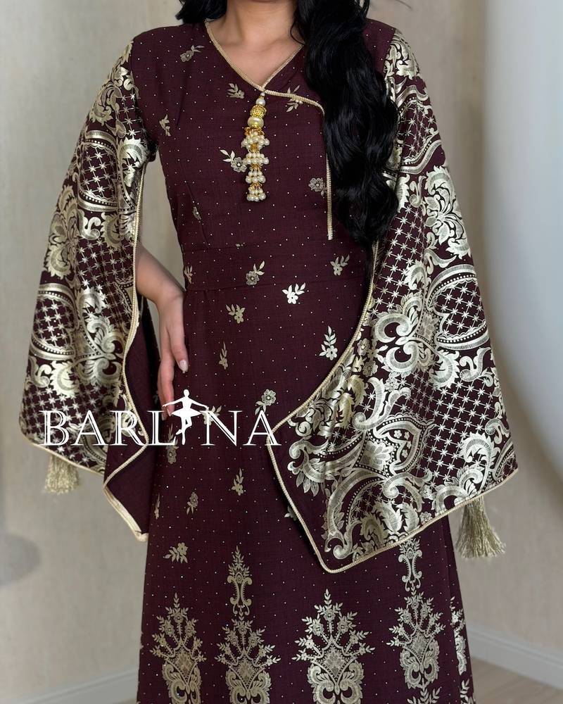 Long jalabiya with cape and gold embellishments
