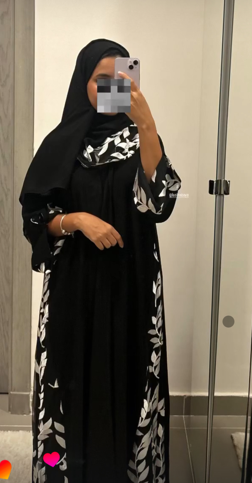 عبايه لانا