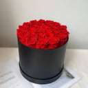  18red roses in round black box
