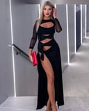 فستان بأكمام طويلة طويل