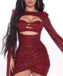 فستان بأكمام طويلة قصير