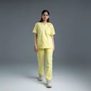 سكراب طبي للنساء لون اصفر فاتح