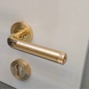 مسكات ابواب مفصول ذهبي 