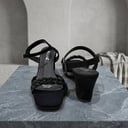 كعب صندل قصير أسود MB-4662