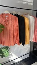 بلوزه دانتيل ع الصدر