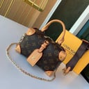 شنطة نسائية ماركة لويس فيتون 