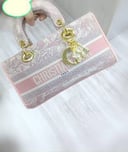 شنطة نسائية ماركة ديور 