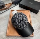 كاب ماركة ديور 