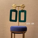 green earrings