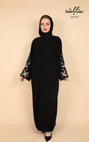 عباية ملكي باللون الأسود مطرزة الأكمام