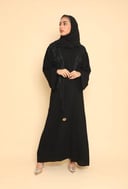 عباية واسعة باللون الأسود بشك ناعم