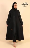 عباية نواعم باللون الأسود مزينة بدانتيل 