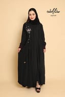 عباية لنن لف باللون الأسود مزينة بشك