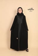 عباية لف مزينة بتطريز باللون الذهبي