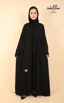 عباية لف باللون الأسود بكسرات من الخلف والأكمام