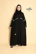 عباية لف مزينة بكلفة على الأكمام