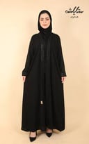 عباية لمسه باللون الاسود وبكلفة ناعمه وشك ناعم