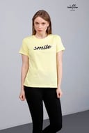 تي شيرت باللون الأصفر بطباعة smile