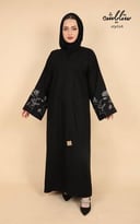 عباية لف باللون الأسود بتطريز على الاكمام 