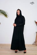عباية ستايلش باللون الأسود بتطريز على الكم