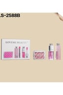 مستحضرات تجميل للشفاه من علامة LoveMe Beauty، وتتضمن المجموعة ملمع شفاه (Lip Gloss) وأحمر شفاه.