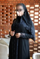 MN2602 - عباية كريب ملكي تدخيلة دانتيل
