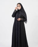 MN2602 - عباية كريب ملكي تدخيلة دانتيل
