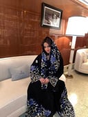 عباية ملكي بتطريز يدوي  ورود
