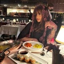 عباية كلوش دانتيل وردي 