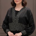 كارديجان طويل أسود بتطريزات راقية وتصميم عصري