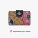 Medium Corner Zip Wallet In Signature
