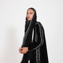 مموج اسود مع تطريز