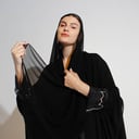 شيفون اسود مع شك