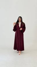 عبايه زوم عنابي اكمام واسعه
