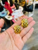 Earring 