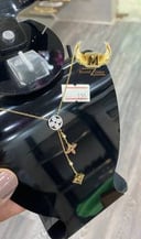 Short necklace 