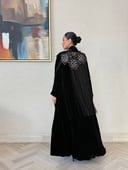 عباية من المخمل بقصة كلوش