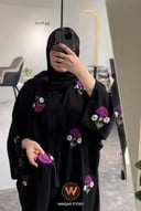 عباية حرير مطرزة بورود فخمة 🌸