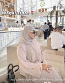 عباية حرير مطرزة بورود فخمة 🌸