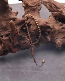 سبحة من العود الملكي الطبيعي الفواح برائحة تزداد مع الاستخدام والوقت حاصله على ‏براءة إختراع من افضل السبح