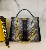 شنطة نسائية ماركة فندي  - اسود