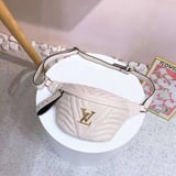 شنطة نسائية ماركة لويس فيتون - ابيض