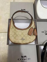 شنطة نسائية ماركة كوتش  - 3