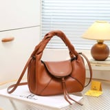 شنطة نسائية ماركة فندي  - عسلي