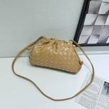 شنطة نسائية ماركة بوتيغا - b07 - بيج